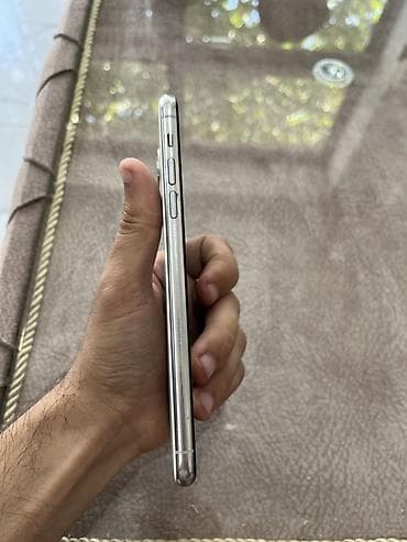 spple 11: IPhone 11 Pro Max, 64 GB, Gümüşü, Simsiz şarj, Face ID — 2