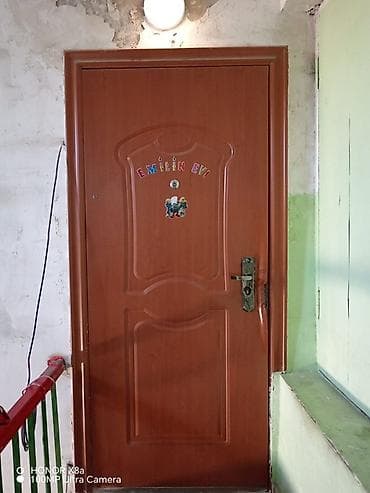 tek kıravat: Dəmir giriş qapısı – taxta teksturalı qəhvəyi dekorlu - Material — 2