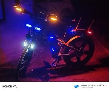 kreditlə sintezator: LED işıqlarla təchiz edilmiş xüsusi dizayn velosiped - Korpus — 2