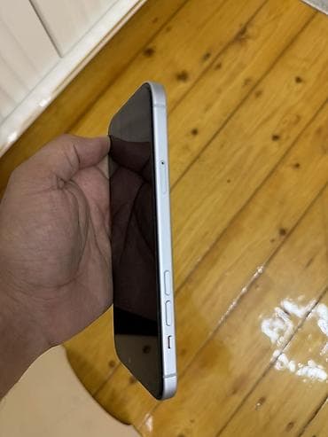 ayfon 7 s: IPhone 15 Plus, 128 GB, Ağ, Barmaq izi, Simsiz şarj, Face ID — 10