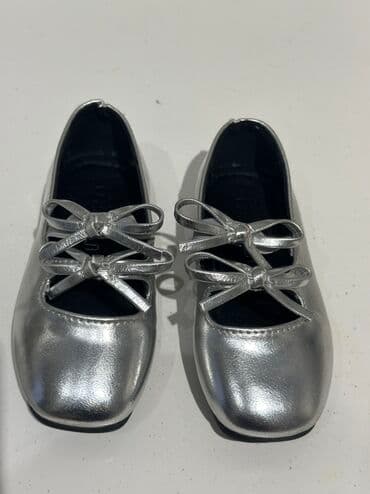Uşaq ayaqqabıları dəsti 1) Gümüşü rəngdə balerina ayaqqabıları -