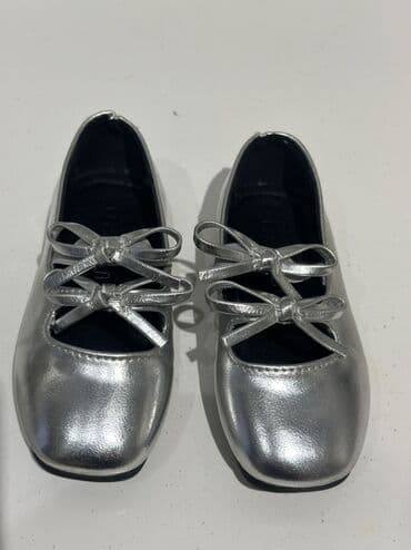 высокая детская обувь: Uşaq ayaqqabıları dəsti 1) Gümüşü rəngdə balerina ayaqqabıları - — 1