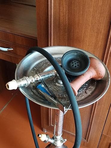 Misir Qelyani Şüşə kolba: yaşıl rəngli, üzərində Misir tematikası və