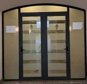 qapi ustu asmalar: Yana si̇yi̇rməli̇ plasti̇k və alümi̇ni̇um qapilar. Ara kəsmələr — 30