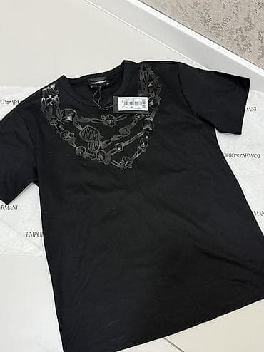 hırka: Emporio Armani Yeni! S Olchu 150azn (395azn alinib) — 2