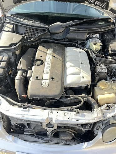 lider diskilər: Mercedes-Benz E 320: 3.2 l | 2000 il Sedan — 6