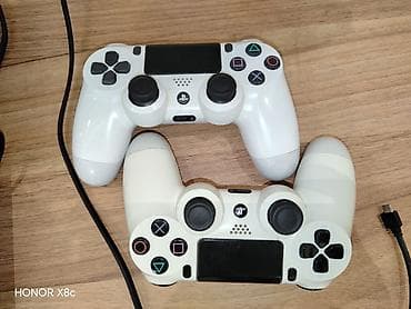 sega mega drive 2 kaset: PlayStation 4 Pro oyun konsolu. Əla vəziyyətdə, 2 orijinal pultla - — 3
