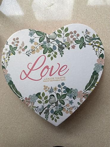 “Love” temalı qadın ətirləri dəsti - Hədiyyəlik ürək formalı qutu — 2