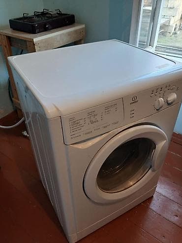 maşın qaldıran: Indesit önyükləməli paltaryuyan maşın Model: WIN10 (panel üzərində — 2