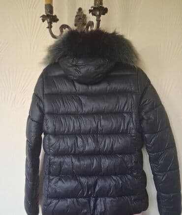 qara hicab: Moncler, S — 3