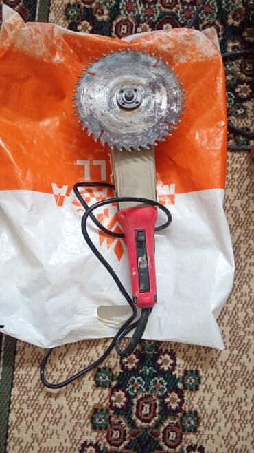 Elektrik alətləri dəsti - Uqlovoy daşkəsmə (bolqar) – metal və ağac