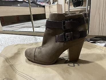 rezin botlar: Qadın botları – dabaqlı, tokalı - Model: qısa boğazlı bot - Rəng — 2