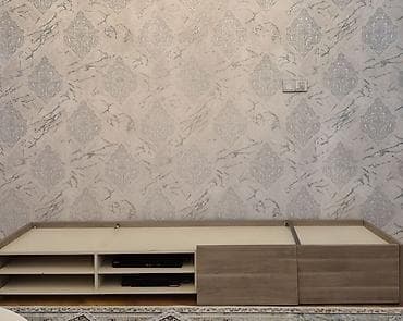 divar kagizlar: Düz TV altlığı, Polkalı, Laminat — 1