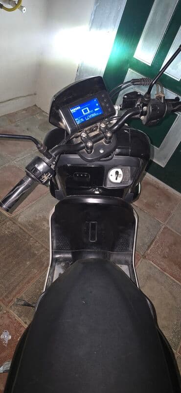 hibrit masinlar turbo az: Skuter FY-ET - Rəng: Qara-ağ iki­rəng dizayn - Gediş mövqeyi: Aşağı — 5