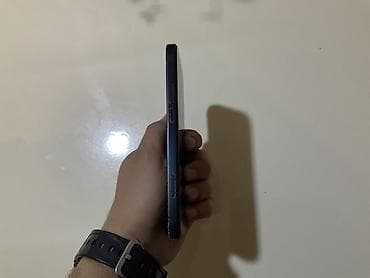 macbook pro 16: IPhone 15, Qara, Face ID — 5