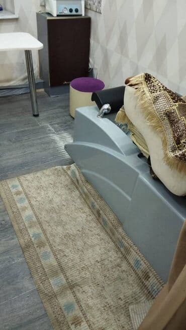 yeni baki masazir: Nəsimi rayonu.28 Mayda, Dəmiryollar idarəsinin arxasında,4 mərtəbəli — 4