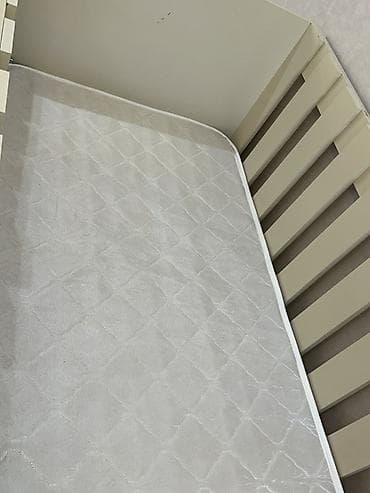 intex matras: Uşaq çarpayısı (beşik) – taxta konstruksiya, açıq bej rəng. - Yanları — 9
