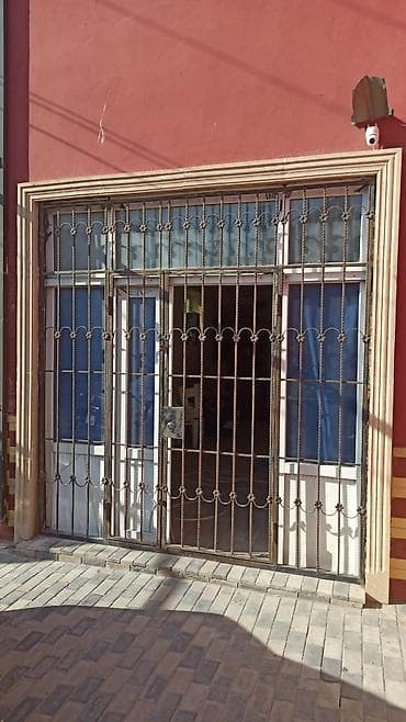 qapi: Dəmir barmaqlıqlı giriş qapısı və vitraj pəncərə dəsti - Material — 1