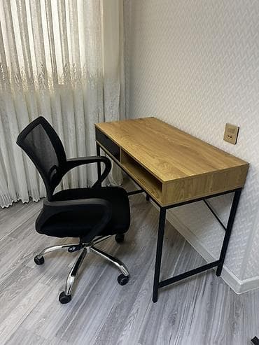 taxta stular: İşlənmiş, Açılmayan, Dördbucaq masa — 1