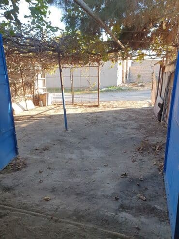 Kirayə qaraj: 18 kv. m, 3 * 6 * 2 Daş Kommunal xətlər qoşulmayıb — 13