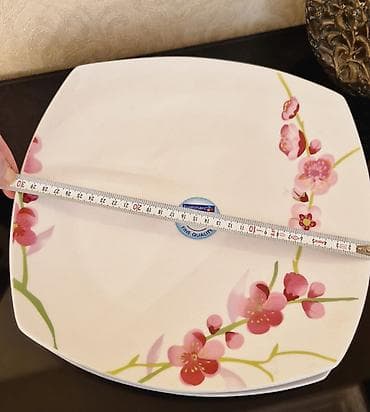 servız: Luminarc brendi. Istifade olunmayib. 4 bulud ve 4 orta olcude kasa — 6