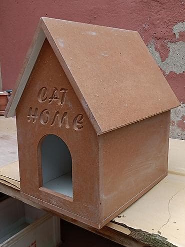 pişik evleri: Pişik evi – “CAT HOME” yazılı - Material: sıxılmış ağac/taxta lövhə — 2
