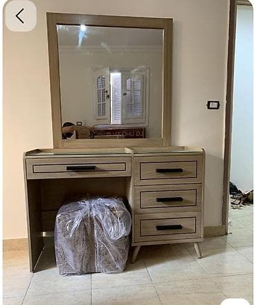stol nədir: Tualet masası və güzgü dəsti - Material: Açıq ağac teksturalı — 1