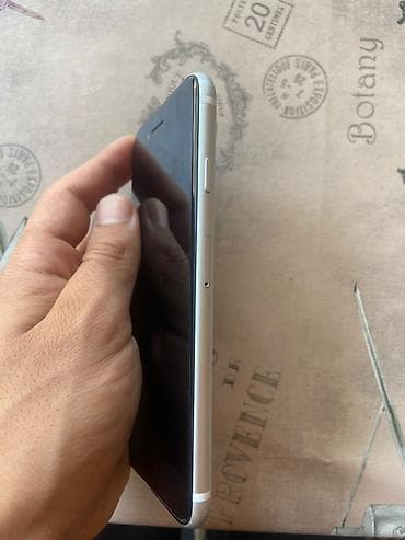 IPhone SE 2020, 64 GB, Ağ, Barmaq izi — 2
