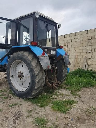 Сельско-хозяйственное оборудование: Belarus 892 təkərli traktor Texniki xüsusiyyətlər və komplektasiya: - — 4