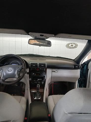 mercedes w202: Mercedes-Benz C-Class: 2.6 l | 2000 il Sedan — 5