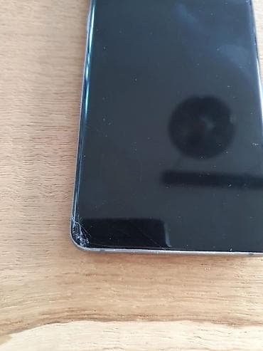 TV və video: Samsung Galaxy S10, 128 GB, rəng - Qara, Qırıq — 4