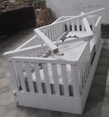 uşaq ucun beşik: Oğlan və qız üçün, İşlənmiş, Dördbucaq, Beşik, Dəstsiz, Matras ilə, Yellənmə mexanizmsiz — 5