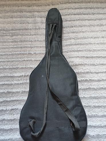 gitara kabel: Klassik gitara. Üstündə hər şeyi verilir. Pula ehtiyac olduğu üçün — 3