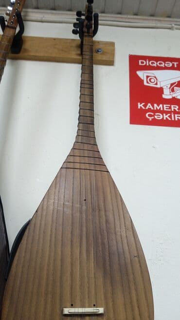 elektro gitara satışı: Sazların satışl - Korpus: təbii ağacdan, armudvari forma - Uzun sap — 3