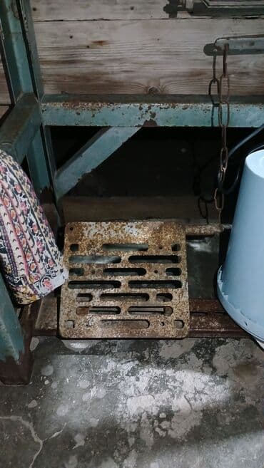 optimal salyan: Məhsul: Mexaniki tikiş maşını (stolüstü, pedallı) Təsvir: - Klassik — 2