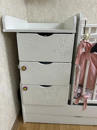 nyuton beşiyi: Oğlan və qız üçün, Dördbucaq, Beşik, Dəst ilə, Matrassız, Yellənmə mexanizmsiz — 3