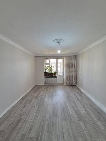 dəmir qapı: Tam təmirli 3 otaqlı mənzil Ünvan 45ci məhəllə (Pioner marketin — 10
