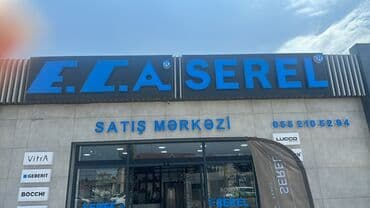 мойка шкаф для кухни: Ağ rəngli keramika Çanaq və iki geniş siyirməli ağ qapalı şkafı olan — 20