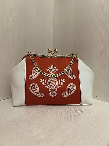 Çantalar: 30 azn Qırmızı-ağ etnik naxışlı qadın dəstı – çanta və şərf - Dəst: 1 — 3