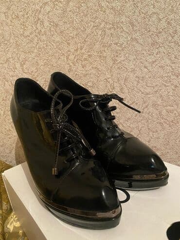 qadın oksfordları: Tuflilər, Ölçü: 38, rəng - Qara, İşlənmiş — 1