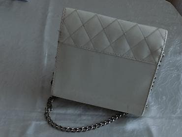 oglan ucun sepler: Ağ rəngli zəncirli çiyin/çapraz çanta - Material: parlaq teksturalı — 2