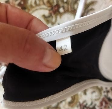 persol eynək: 40,42 razmerə gedir,kupalnik 20manat,papaqların — 3