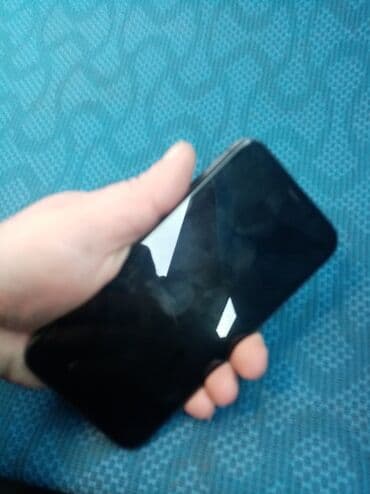 Apple iPhone: IPhone 11, 64 GB, Qara, Face ID — 6