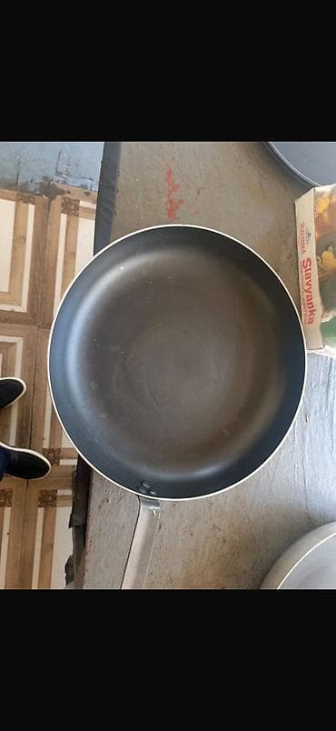 Kafe/Restoran üçün aşağıda qeyd olunan əşyalar satılır.Çox az istifadə — 9