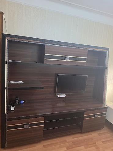 laminad: İşlənmiş, Düz TV altlığı, Polkalı, Laminat, Türkiyə — 1