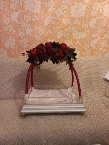 Xonca 10 manat toy Nisan ad gunu 200 manata alinib evde yer yoxdu