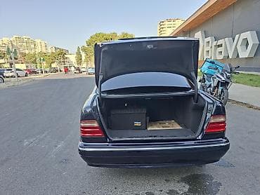 mercedes 160 a: Mercedes-Benz E-Class: 2.6 l | 2000 il Sedan — 7