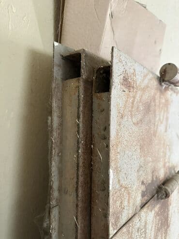 bineqedi 15 sutka unvan: Darvaza. h=2.120 eni=2.90 acilan hisse= 0.820 baki, nesimi metrosu ve — 2