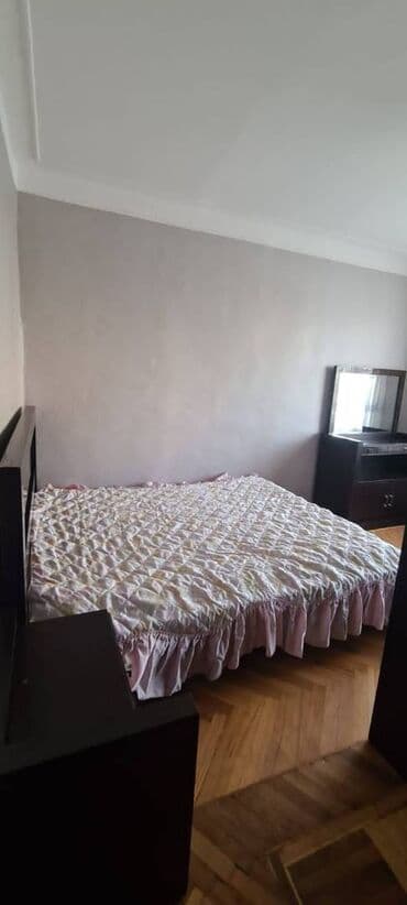 vasmoyda kirayə ev: Sumqayıt şəhəri,9cu mkrda,Araz marketin üstü 9 mərtəbəli binanın 4cü — 4