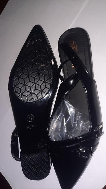 женские туфли с открытой пяткой: Qadın ayaqqabısı –qara və qırmızı rəng, parlaq lak örtüklü, sivri — 7